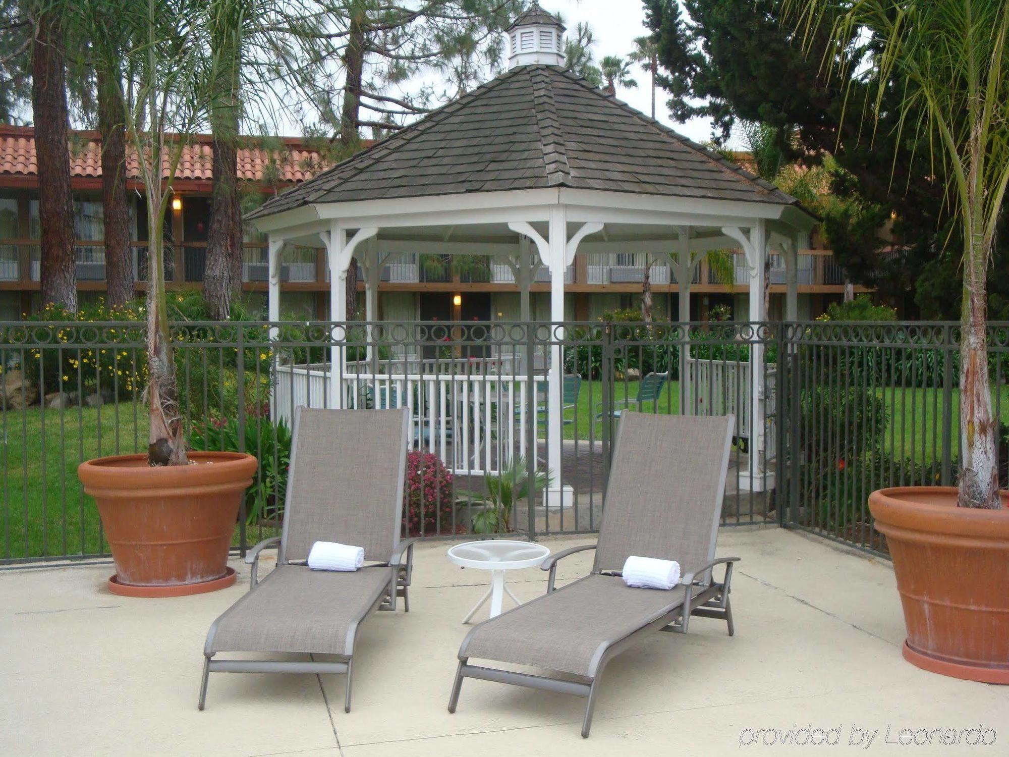 Palm Garden Hotel Thousand Oaks Facilities photo